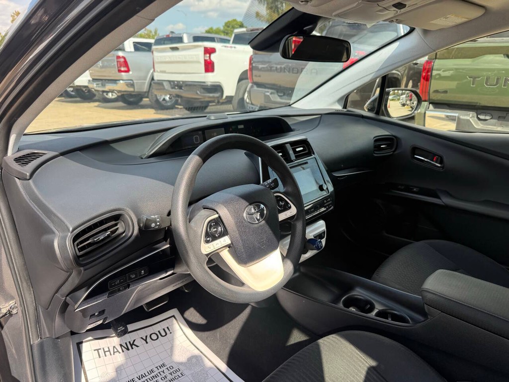 Toyota Prius Vehicle Full-screen Gallery Image 06