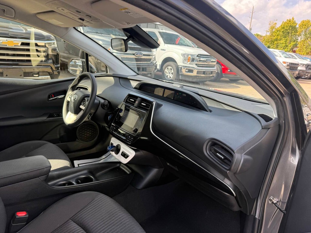 Toyota Prius Vehicle Full-screen Gallery Image 09