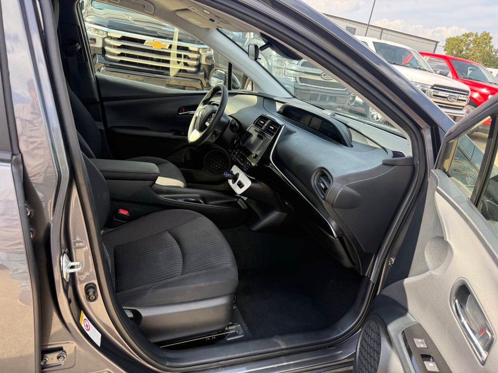 Toyota Prius Vehicle Full-screen Gallery Image 10