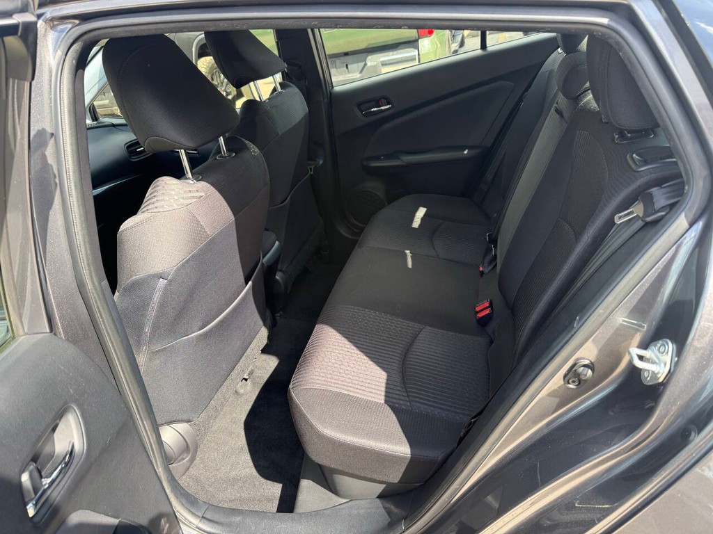 Toyota Prius Vehicle Full-screen Gallery Image 13