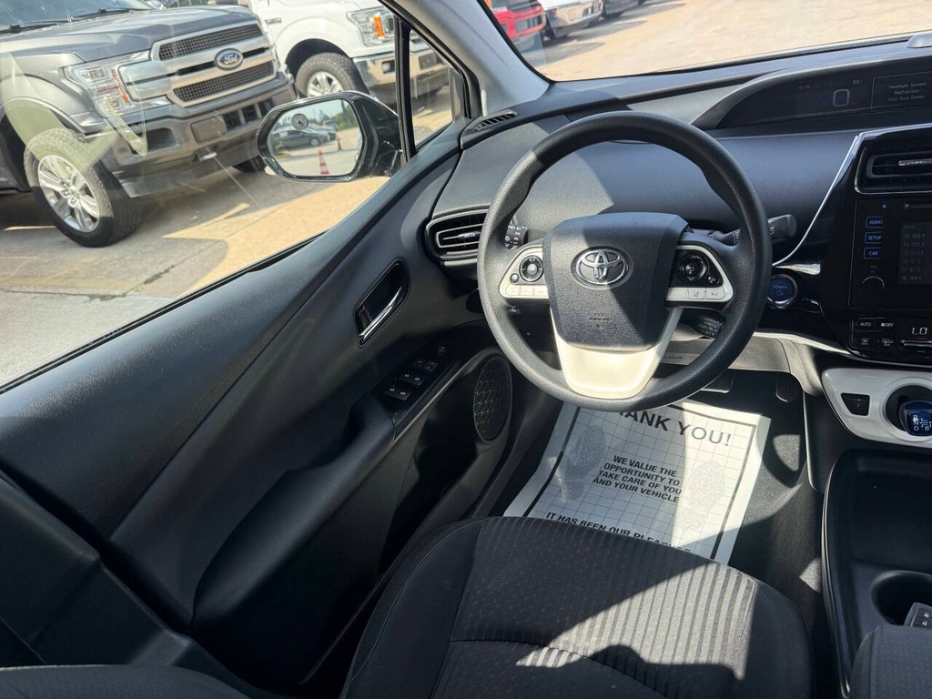 Toyota Prius Vehicle Full-screen Gallery Image 19