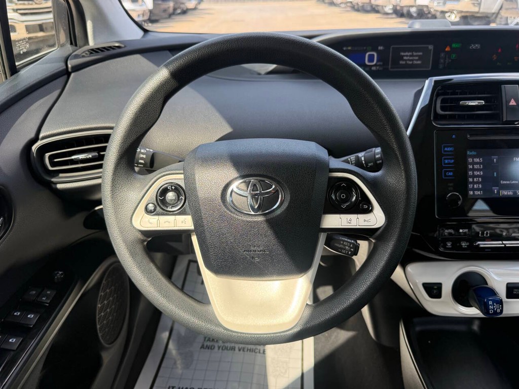 Toyota Prius Vehicle Full-screen Gallery Image 22