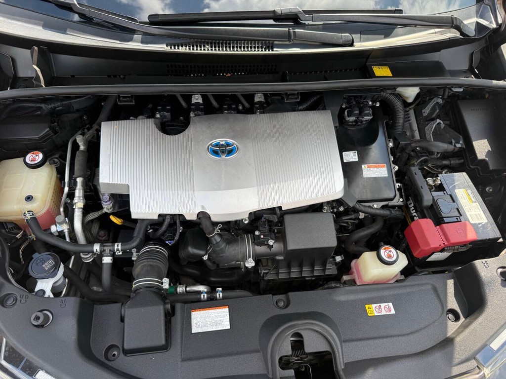 Toyota Prius Vehicle Full-screen Gallery Image 33