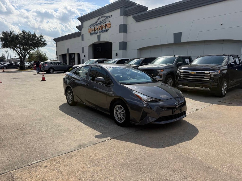 Toyota Prius Vehicle Full-screen Gallery Image 40