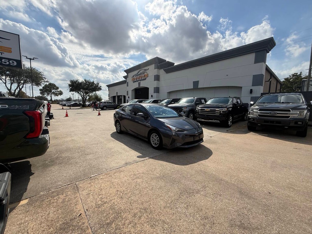 Toyota Prius Vehicle Full-screen Gallery Image 42