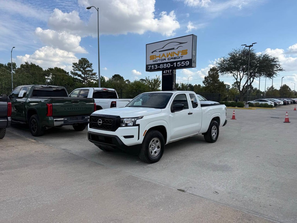 Nissan Frontier Vehicle Full-screen Gallery Image 03