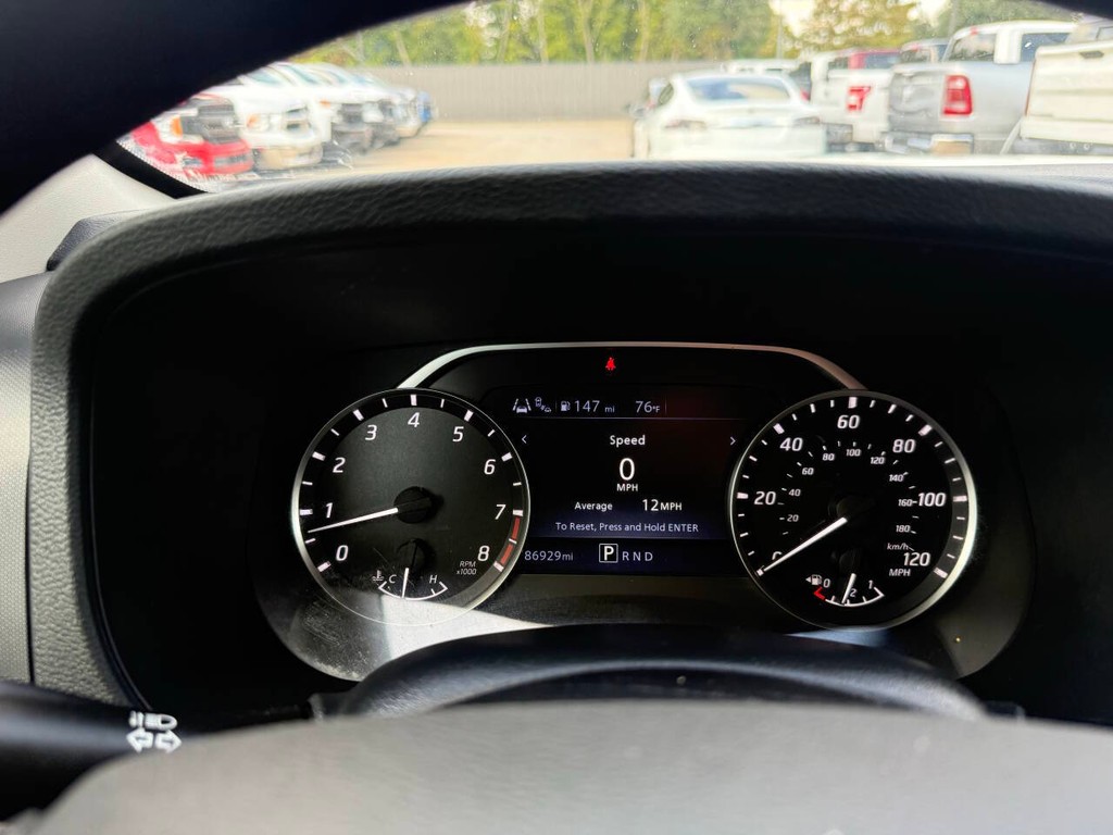 Nissan Frontier Vehicle Full-screen Gallery Image 27
