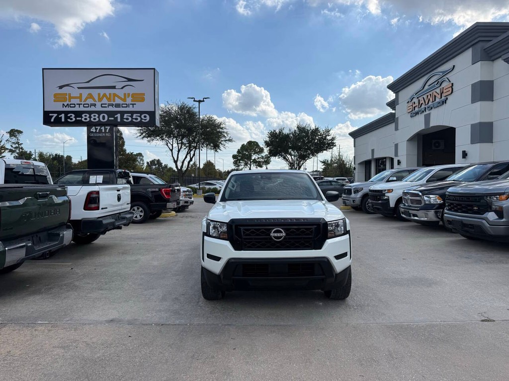Nissan Frontier Vehicle Full-screen Gallery Image 35