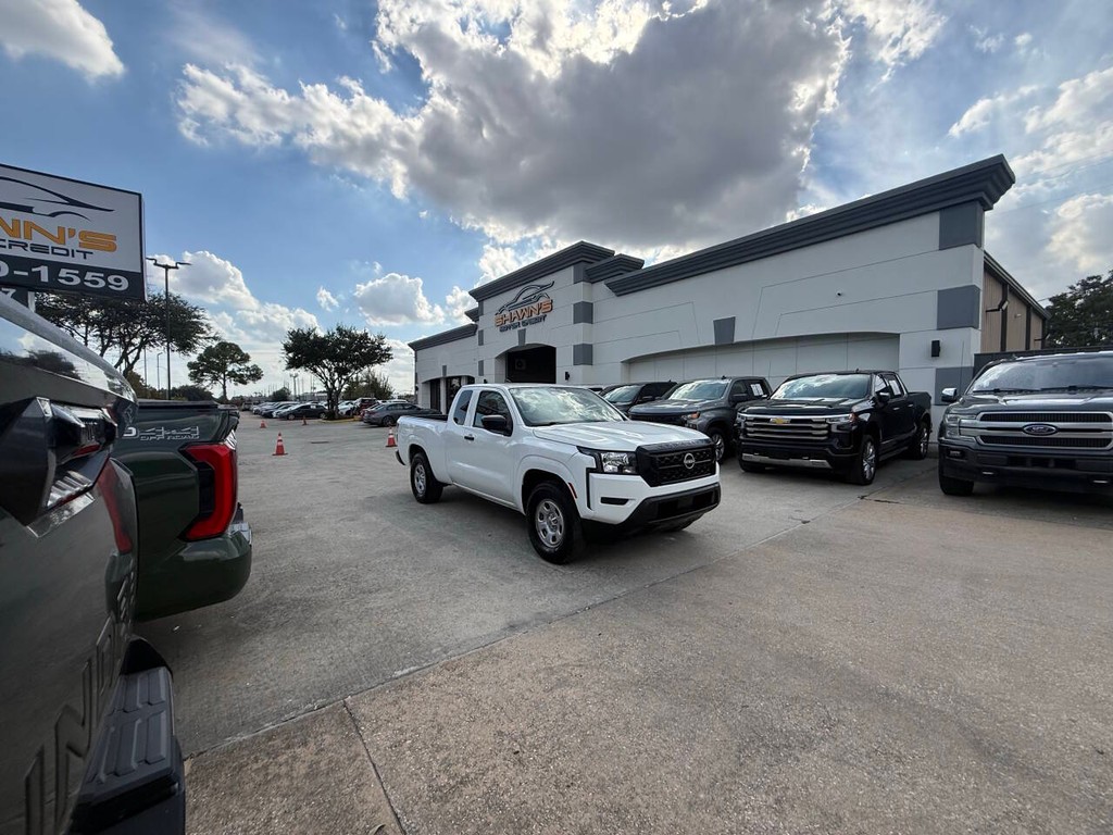 Nissan Frontier Vehicle Full-screen Gallery Image 38