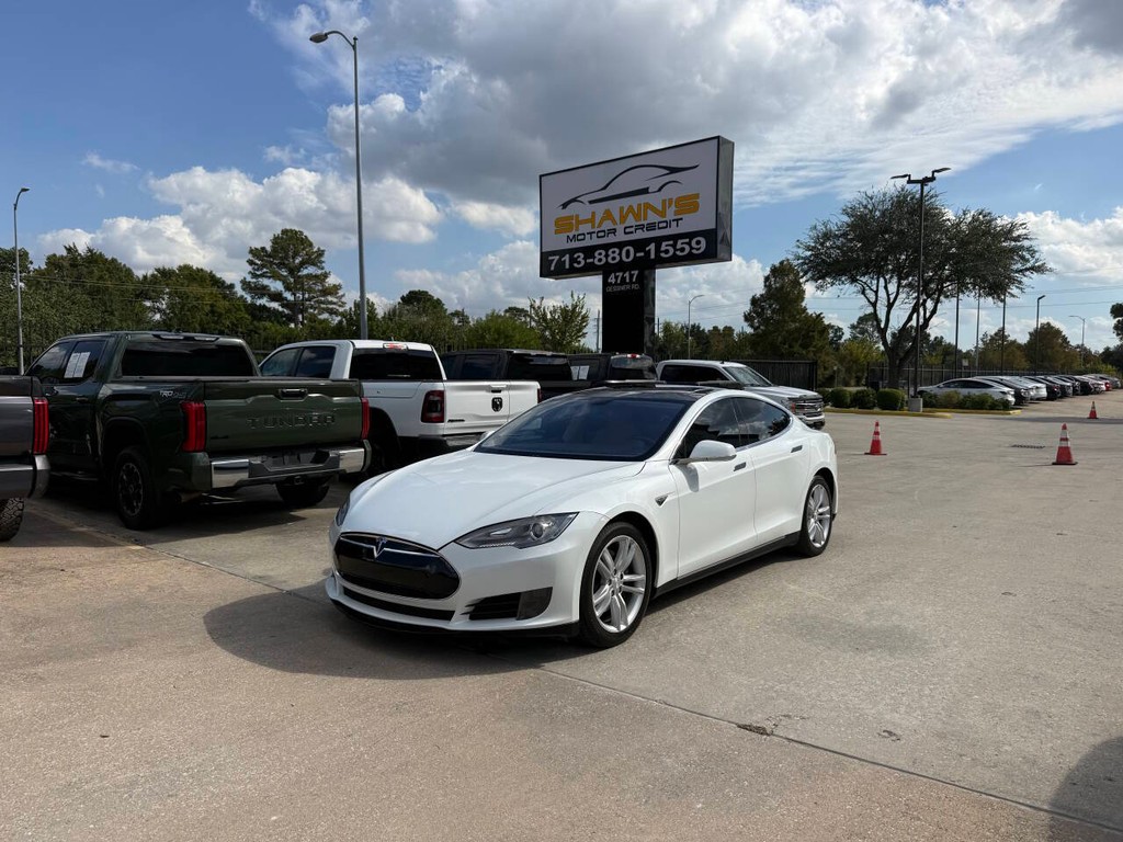 Tesla Model S Vehicle Full-screen Gallery Image 03