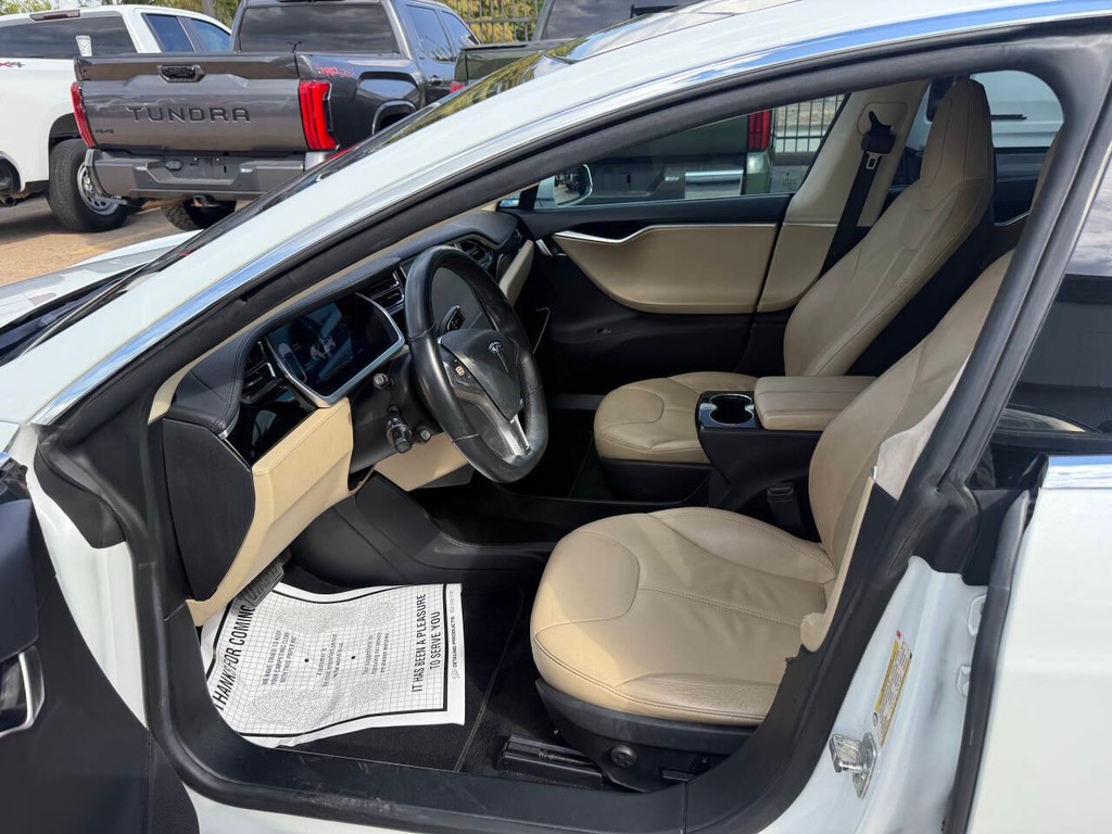 Tesla Model S Vehicle Full-screen Gallery Image 07