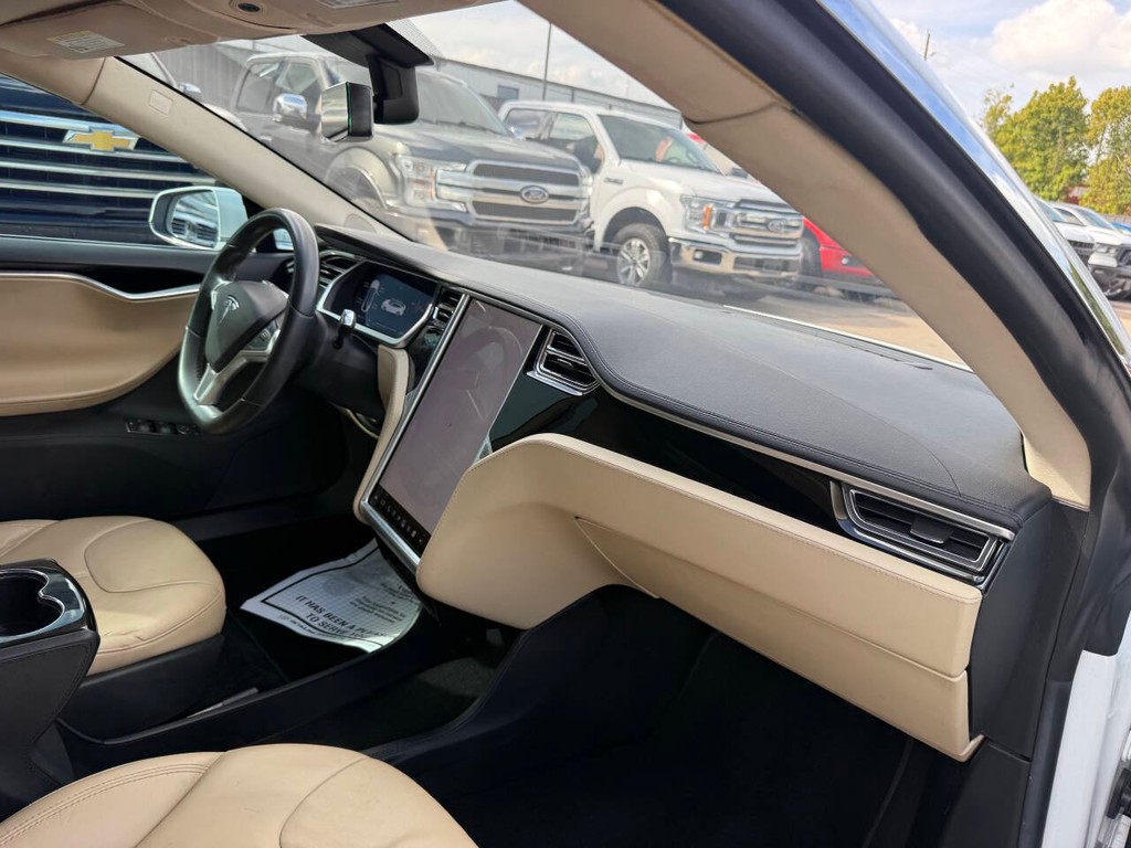 Tesla Model S Vehicle Full-screen Gallery Image 09