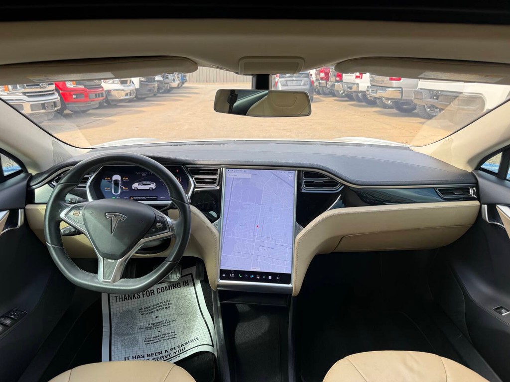 Tesla Model S Vehicle Full-screen Gallery Image 17