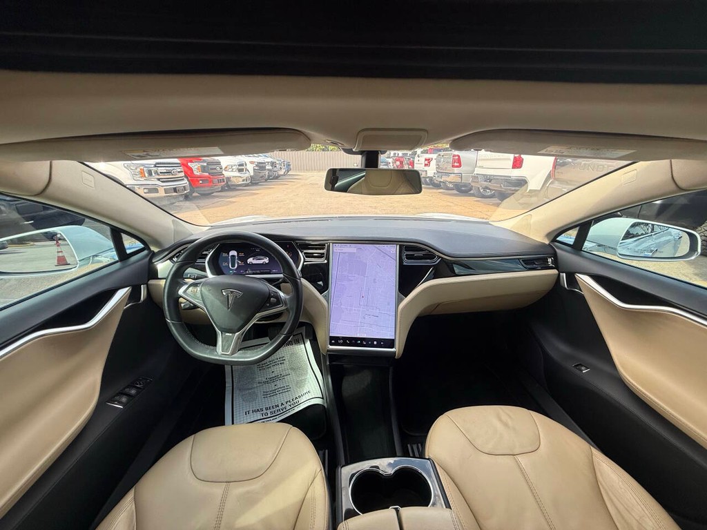 Tesla Model S Vehicle Full-screen Gallery Image 18