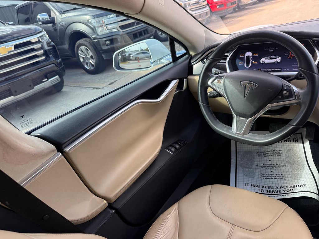 Tesla Model S Vehicle Full-screen Gallery Image 19