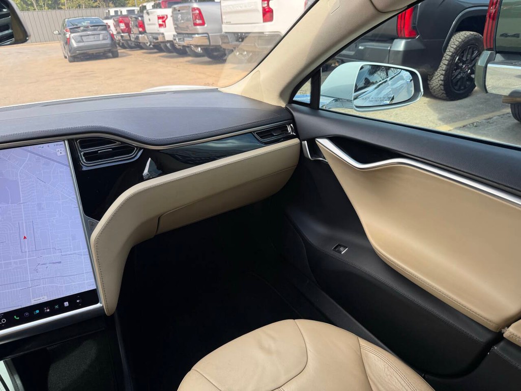 Tesla Model S Vehicle Full-screen Gallery Image 20