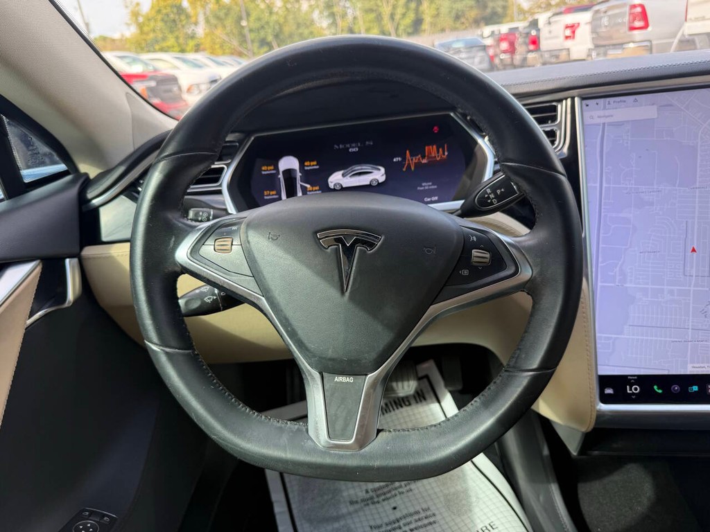 Tesla Model S Vehicle Full-screen Gallery Image 22