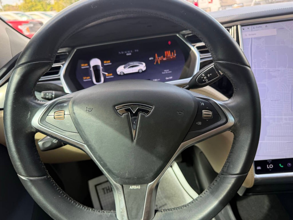 Tesla Model S Vehicle Full-screen Gallery Image 23