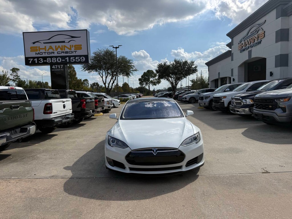 Tesla Model S Vehicle Full-screen Gallery Image 38