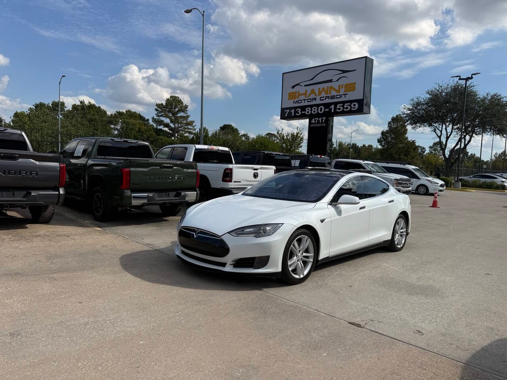 Tesla Model S Vehicle Full-screen Gallery Image 40