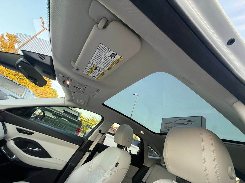 Jaguar E-PACE Vehicle Full-screen Gallery Image 29