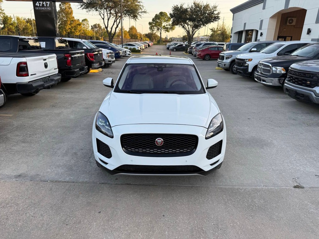 Jaguar E-PACE Vehicle Full-screen Gallery Image 40
