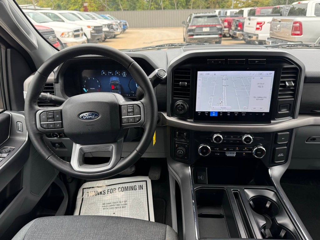 Ford F-150 Vehicle Full-screen Gallery Image 21