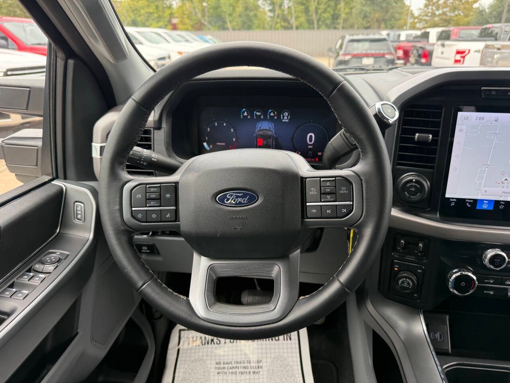 Ford F-150 Vehicle Full-screen Gallery Image 22