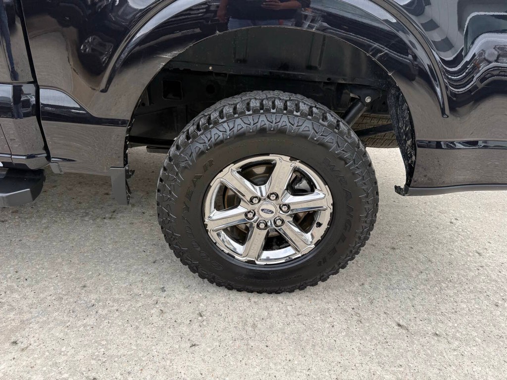 Ford F-150 Vehicle Full-screen Gallery Image 36