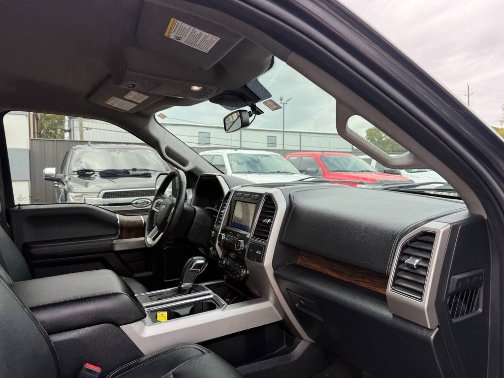 Ford F-150 Vehicle Full-screen Gallery Image 10