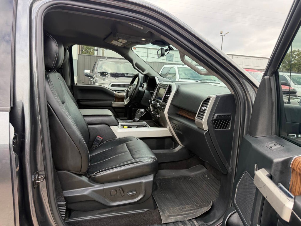 Ford F-150 Vehicle Full-screen Gallery Image 11