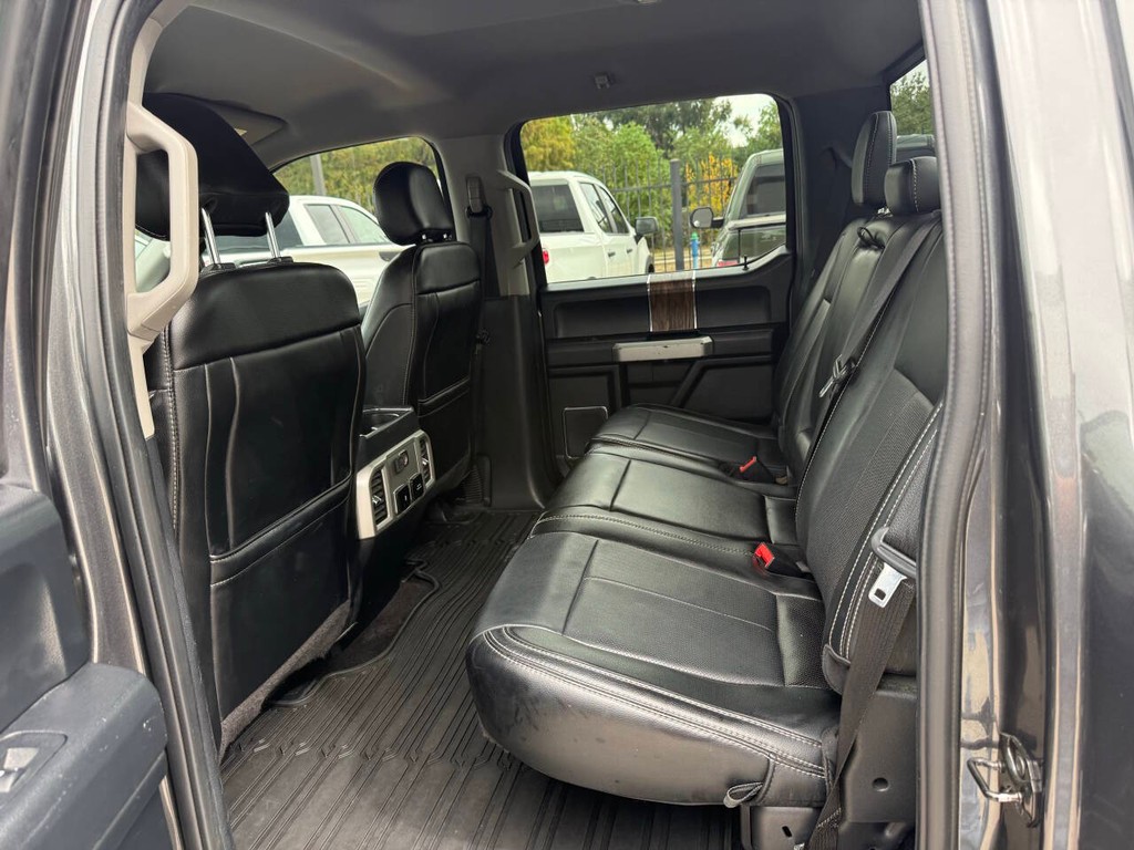 Ford F-150 Vehicle Full-screen Gallery Image 14