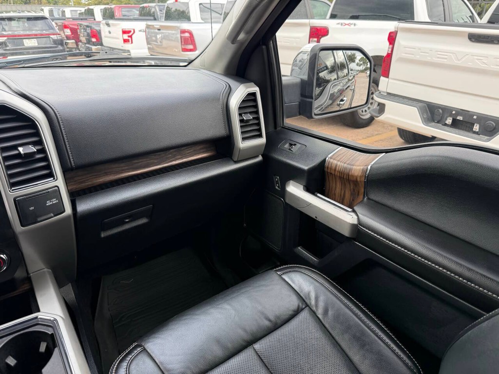 Ford F-150 Vehicle Full-screen Gallery Image 21