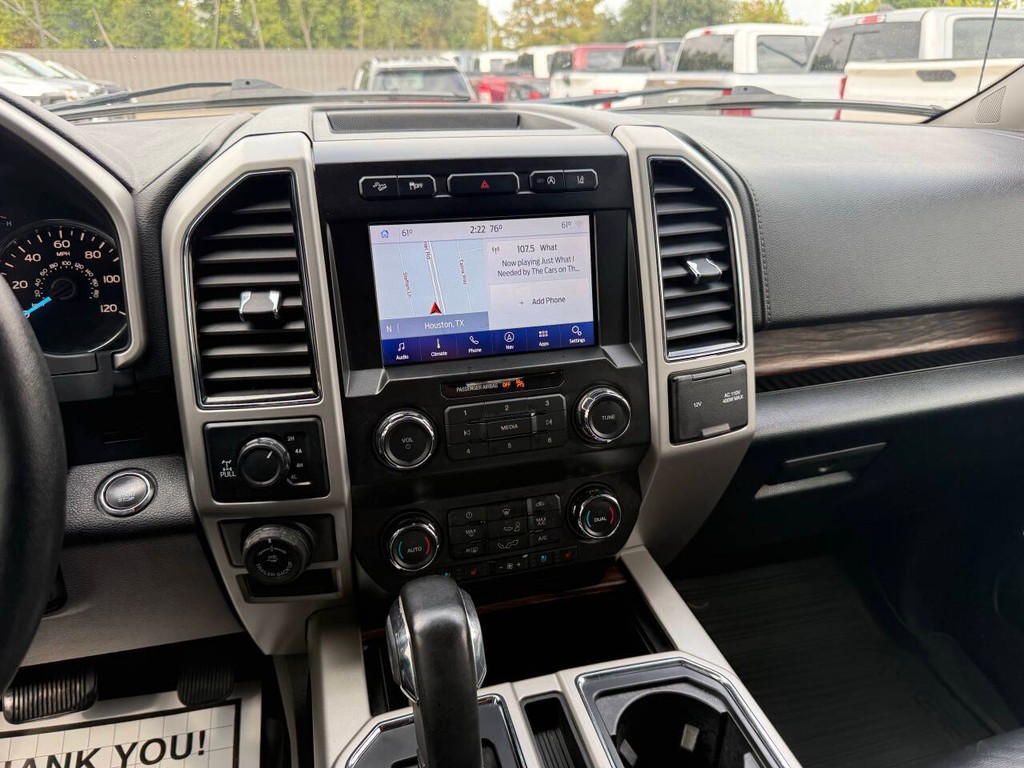 Ford F-150 Vehicle Full-screen Gallery Image 25