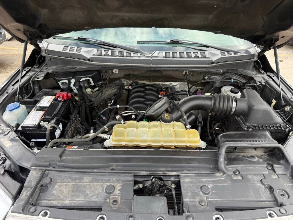 Ford F-150 Vehicle Full-screen Gallery Image 34