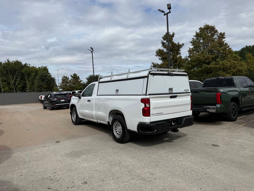 Chevrolet Silverado 1500 Vehicle Full-screen Gallery Image 04
