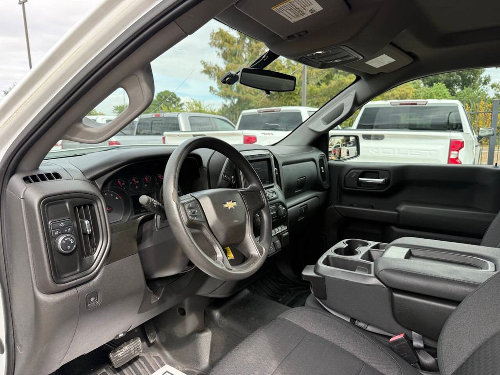 Chevrolet Silverado 1500 Vehicle Full-screen Gallery Image 06