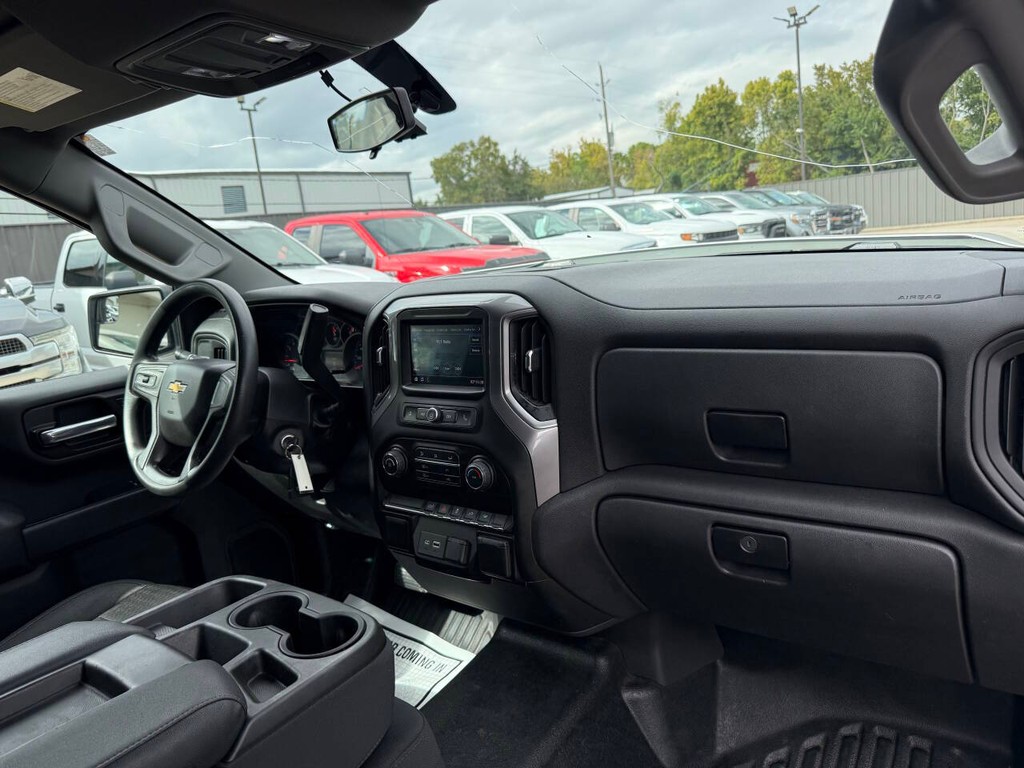 Chevrolet Silverado 1500 Vehicle Full-screen Gallery Image 09