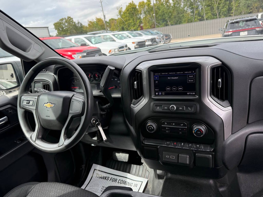 Chevrolet Silverado 1500 Vehicle Full-screen Gallery Image 11