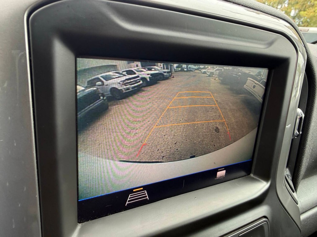 Chevrolet Silverado 1500 Vehicle Full-screen Gallery Image 20