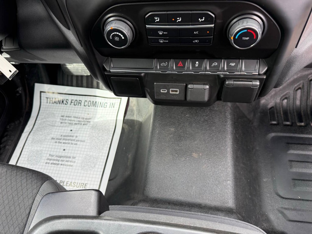 Chevrolet Silverado 1500 Vehicle Full-screen Gallery Image 22