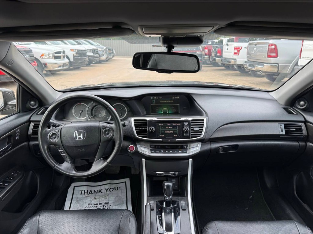 Honda Accord Sedan Vehicle Full-screen Gallery Image 17