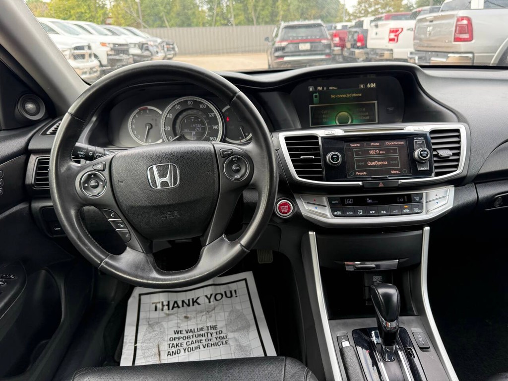 Honda Accord Sedan Vehicle Full-screen Gallery Image 21