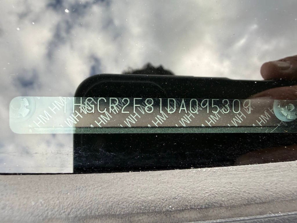 Honda Accord Sedan Vehicle Full-screen Gallery Image 35