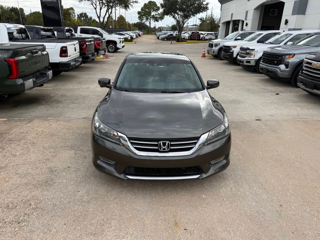 Honda Accord Sedan Vehicle Full-screen Gallery Image 40