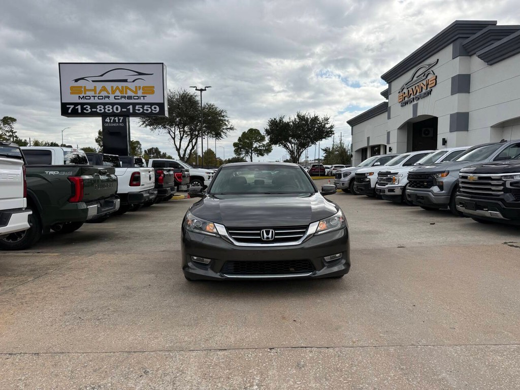 Honda Accord Sedan Vehicle Full-screen Gallery Image 41