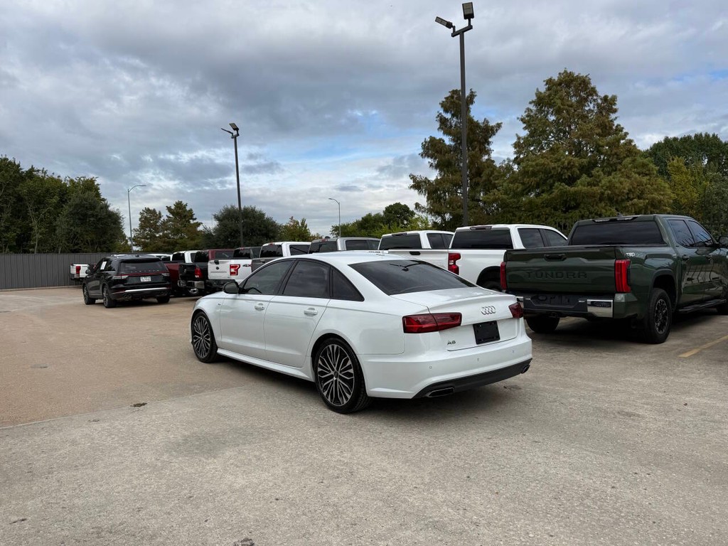 Audi A6 Vehicle Full-screen Gallery Image 04