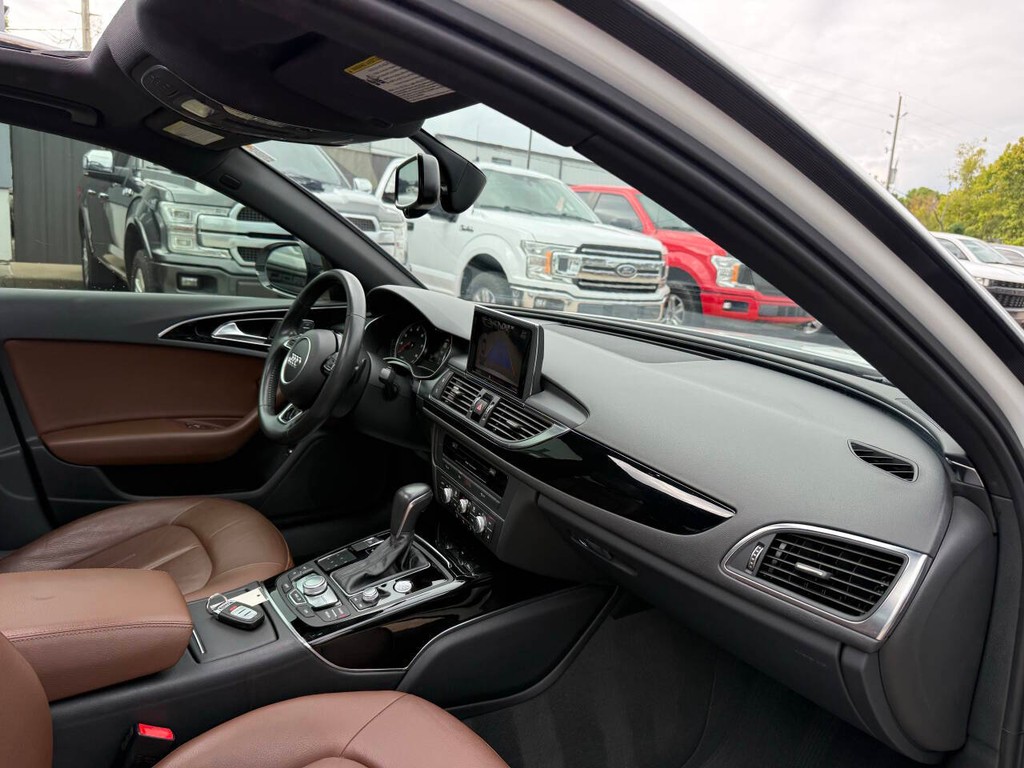 Audi A6 Vehicle Full-screen Gallery Image 09