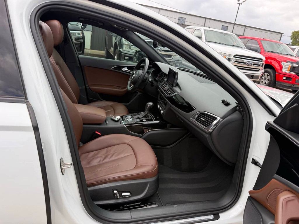 Audi A6 Vehicle Full-screen Gallery Image 10