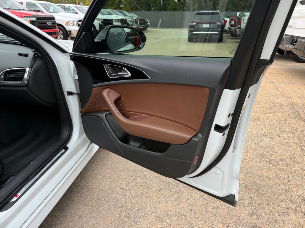 Audi A6 Vehicle Full-screen Gallery Image 11